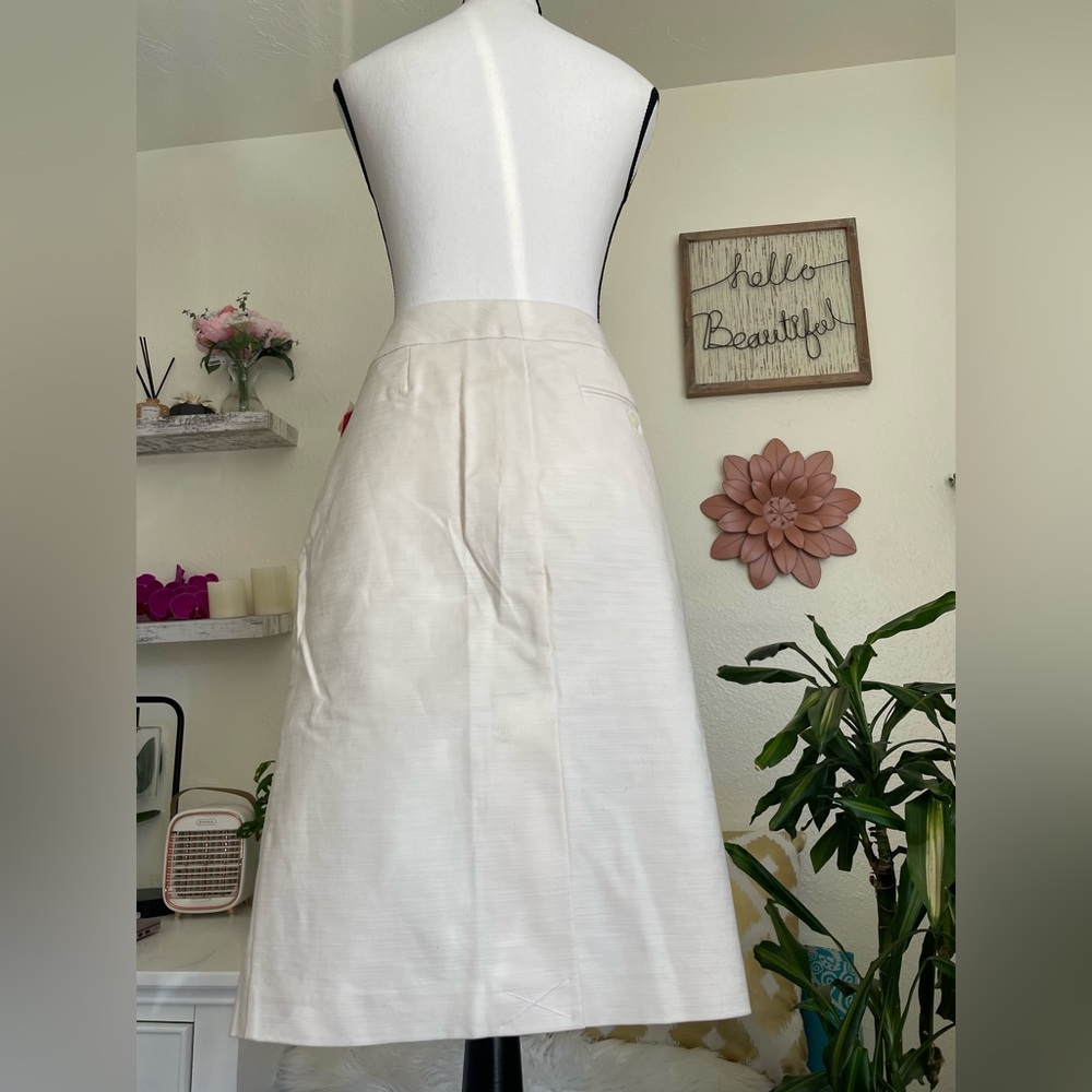 Isacc Mizrahi Women's Skirt Size 8 Beige Color Zipper Back NWT With Pockets